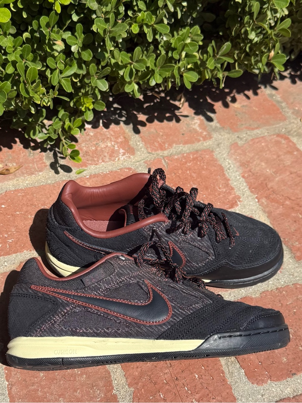 Nike Black and Brown Low-Top Gato Sneakers 5.5
